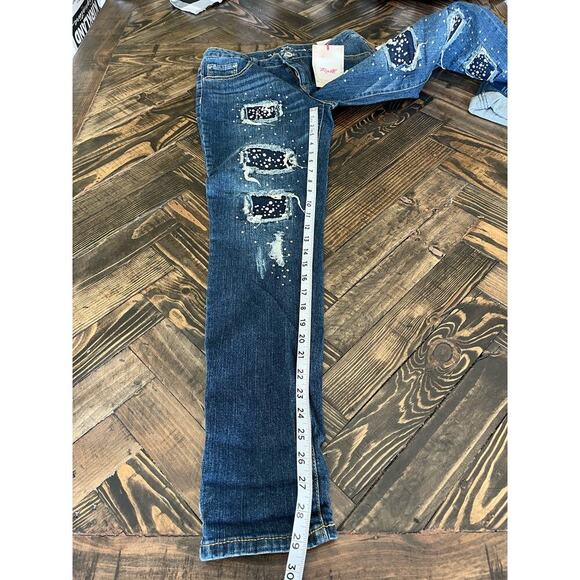 NWT Almost Famous Mid Rise Roll Up Jeans Women 9 Blue Denim Distressed Raw Hem - Picture 8 of 16